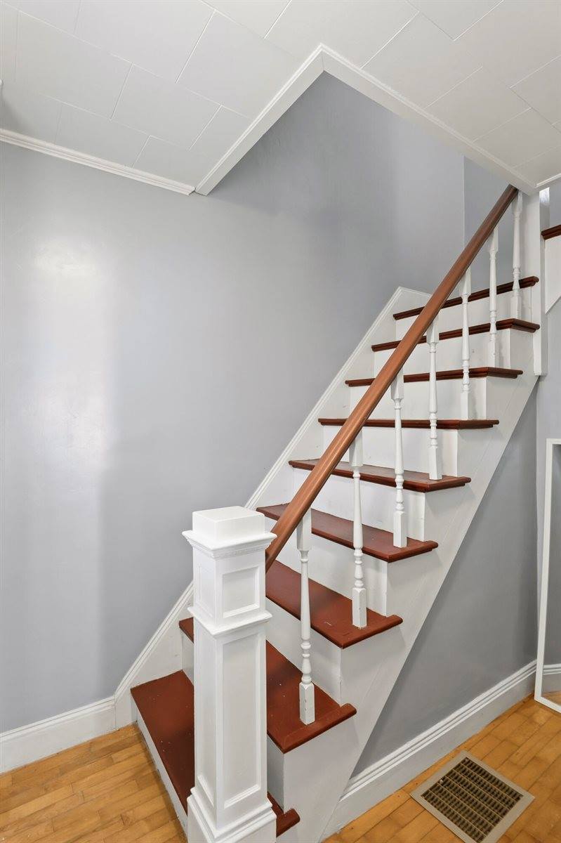 17 Grange Street, Dover-Foxcroft, ME 04426