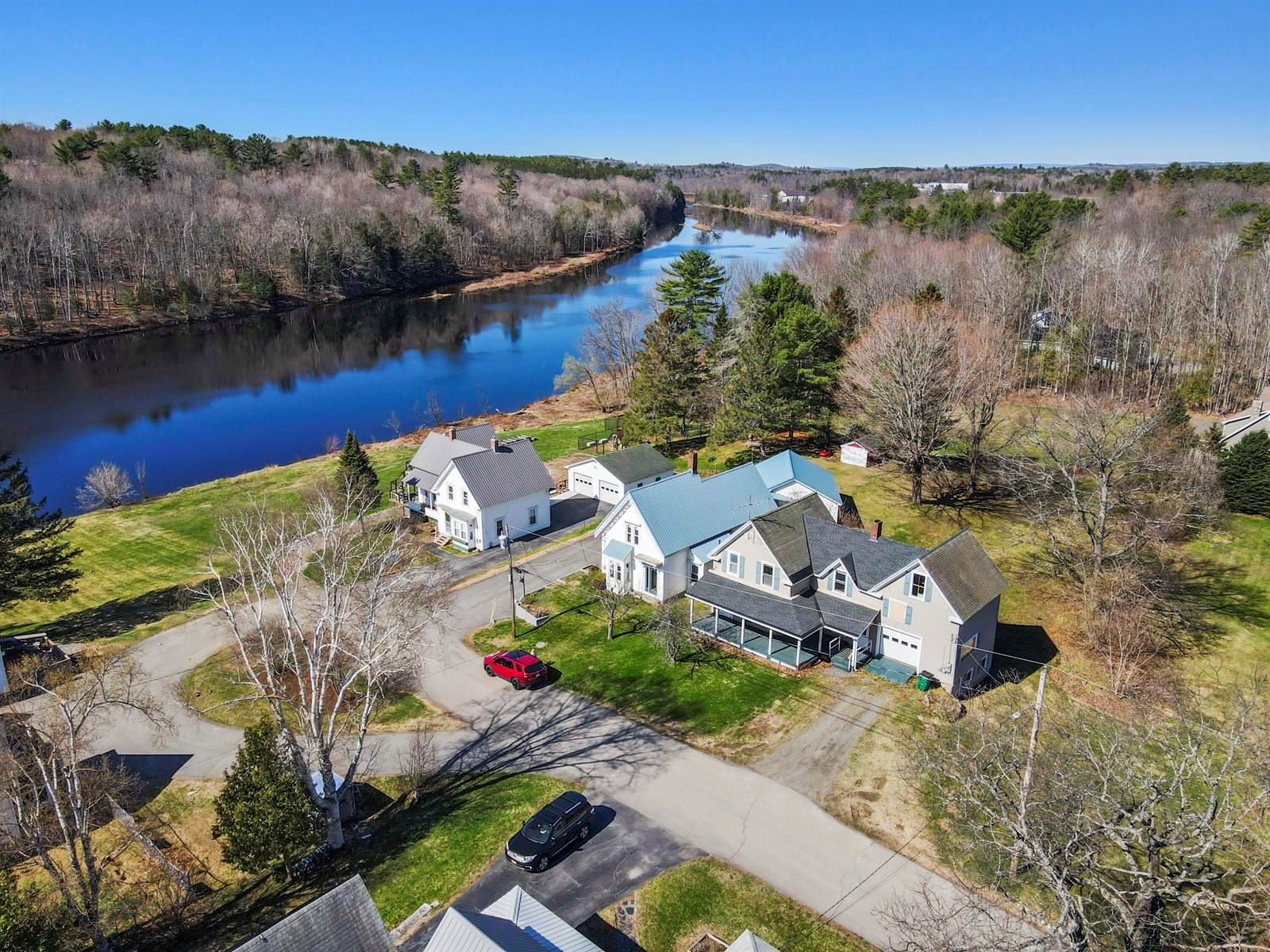 17 Grange Street, Dover-Foxcroft, ME 04426