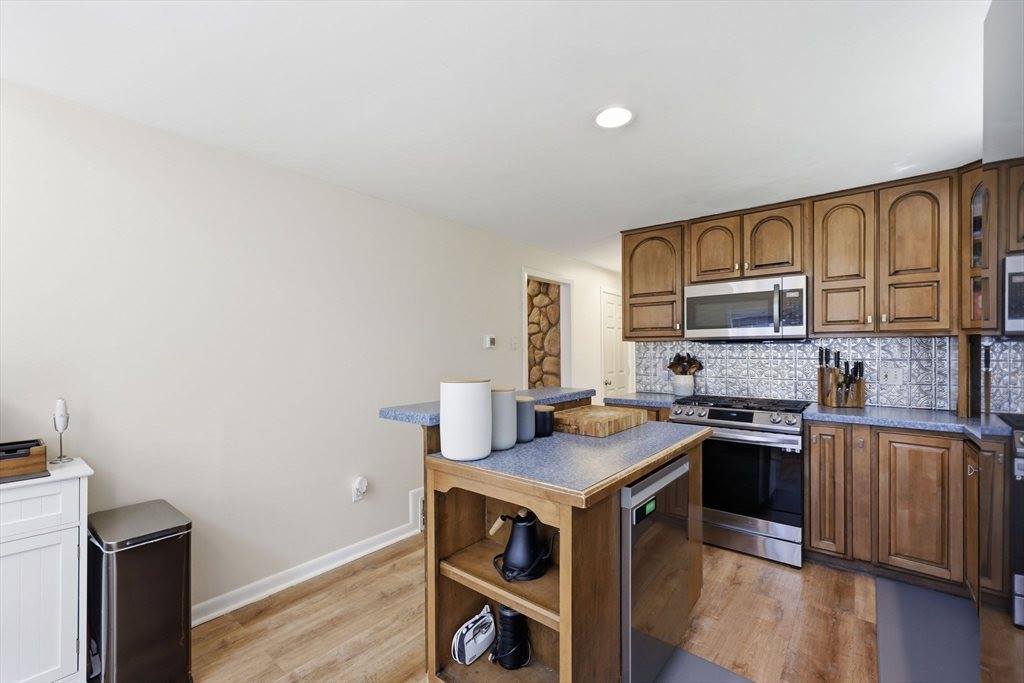 182 Ely Ave, West Springfield, MA 01089