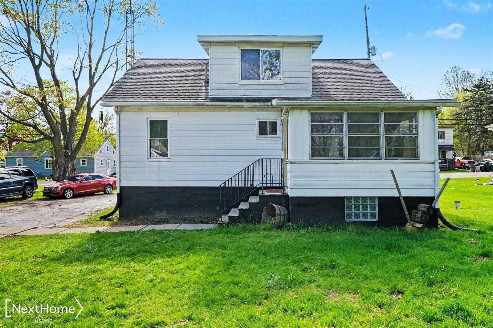 1098 Gilbert Street, Flint, MI 48532