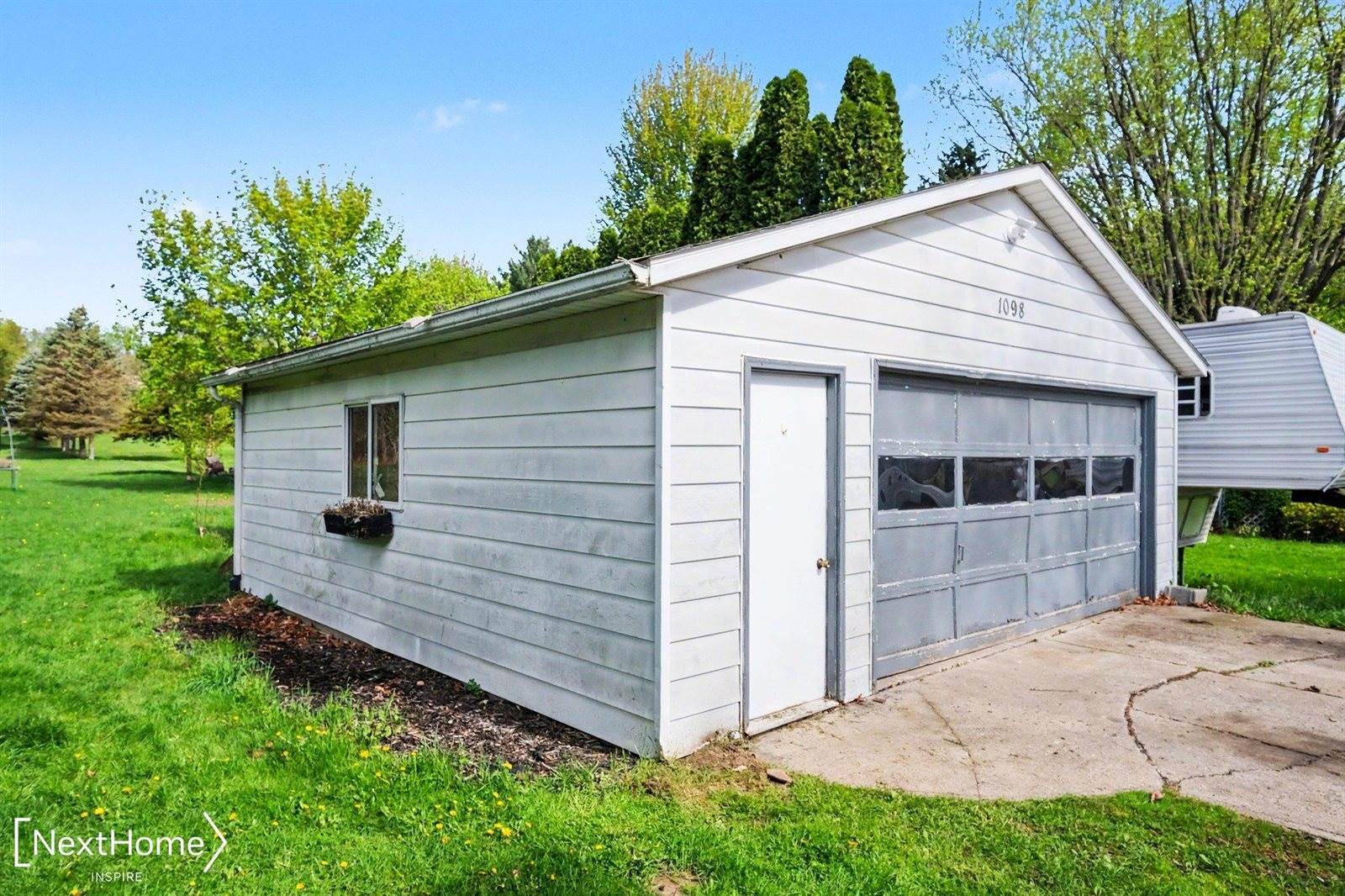 1098 Gilbert Street, Flint, MI 48532