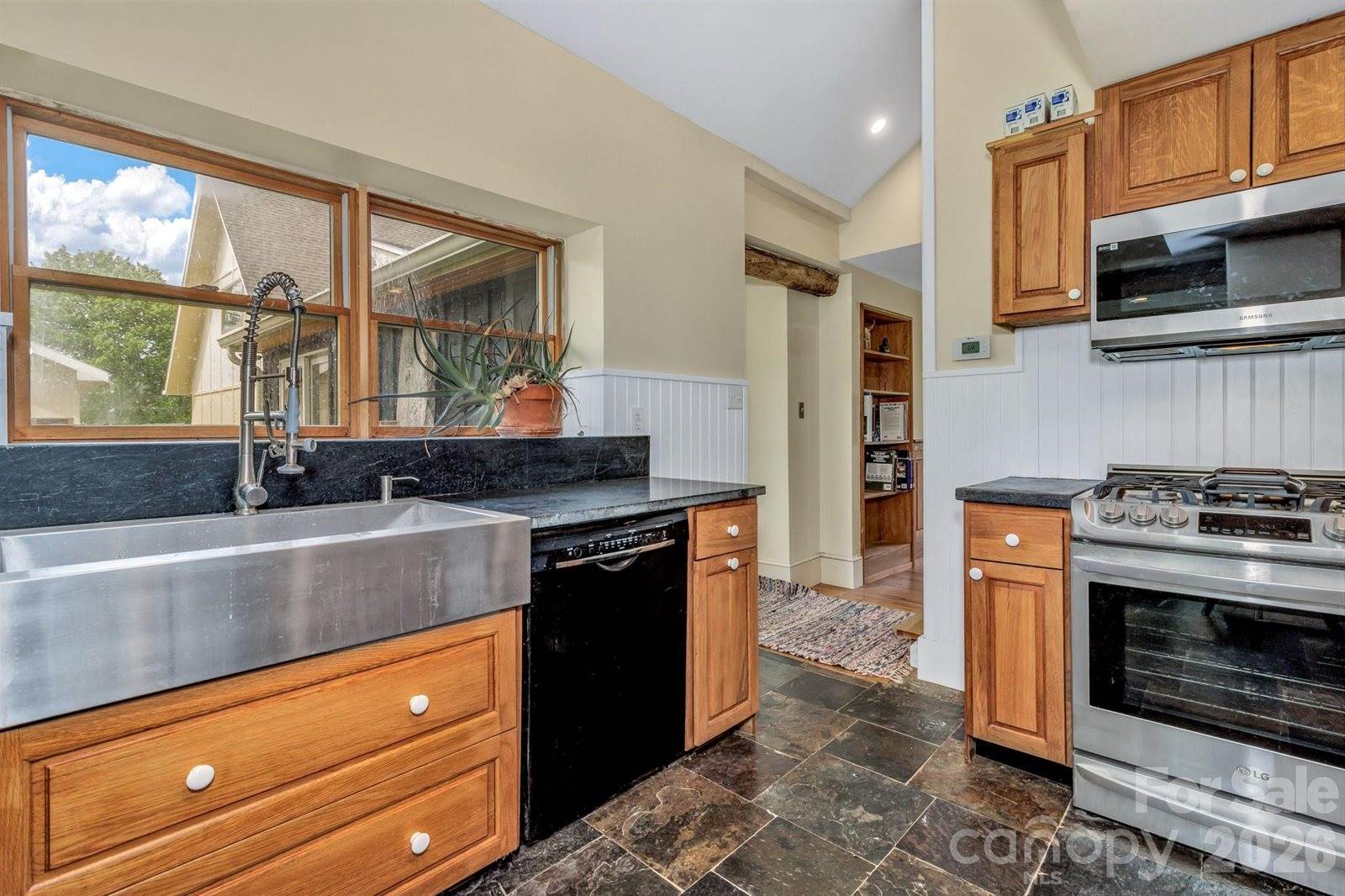 45 Sugar Cove Road, Weaverville, NC 28787