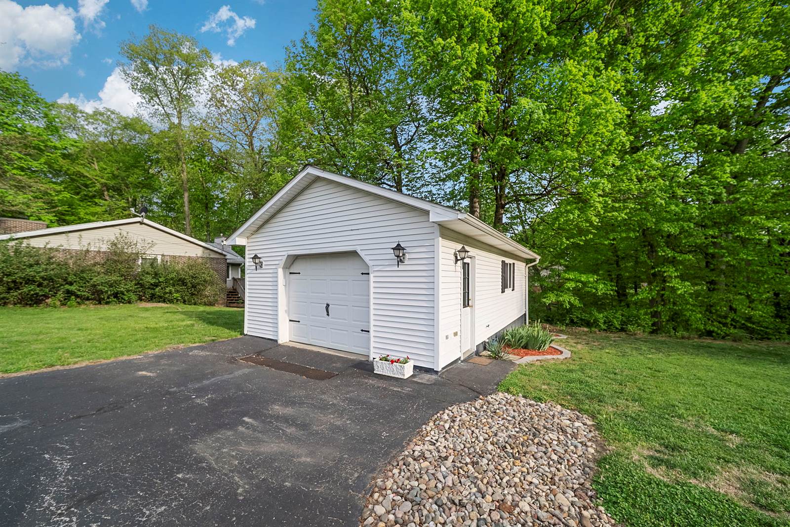 4910 N Orchard Place, West Terre Haute, IN 47885