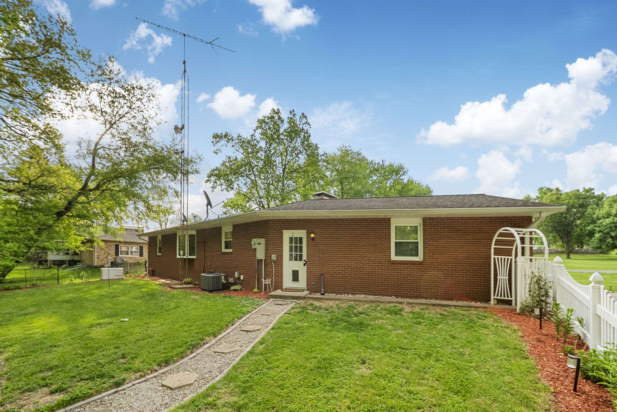 4910 N Orchard Place, West Terre Haute, IN 47885