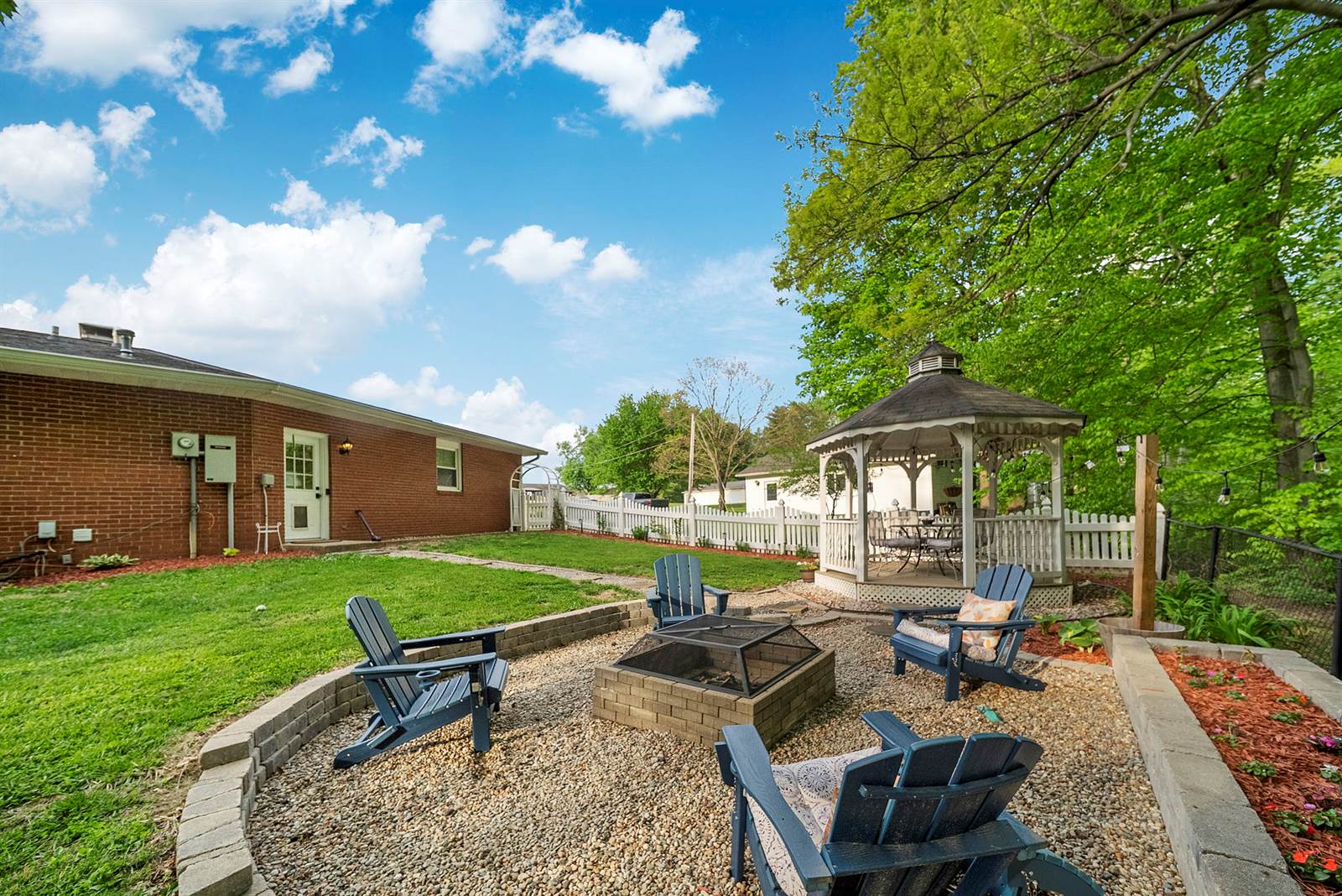 4910 N Orchard Place, West Terre Haute, IN 47885