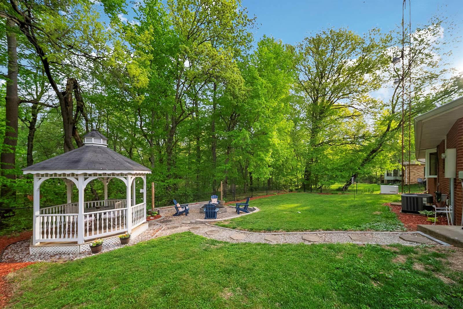 4910 N Orchard Place, West Terre Haute, IN 47885