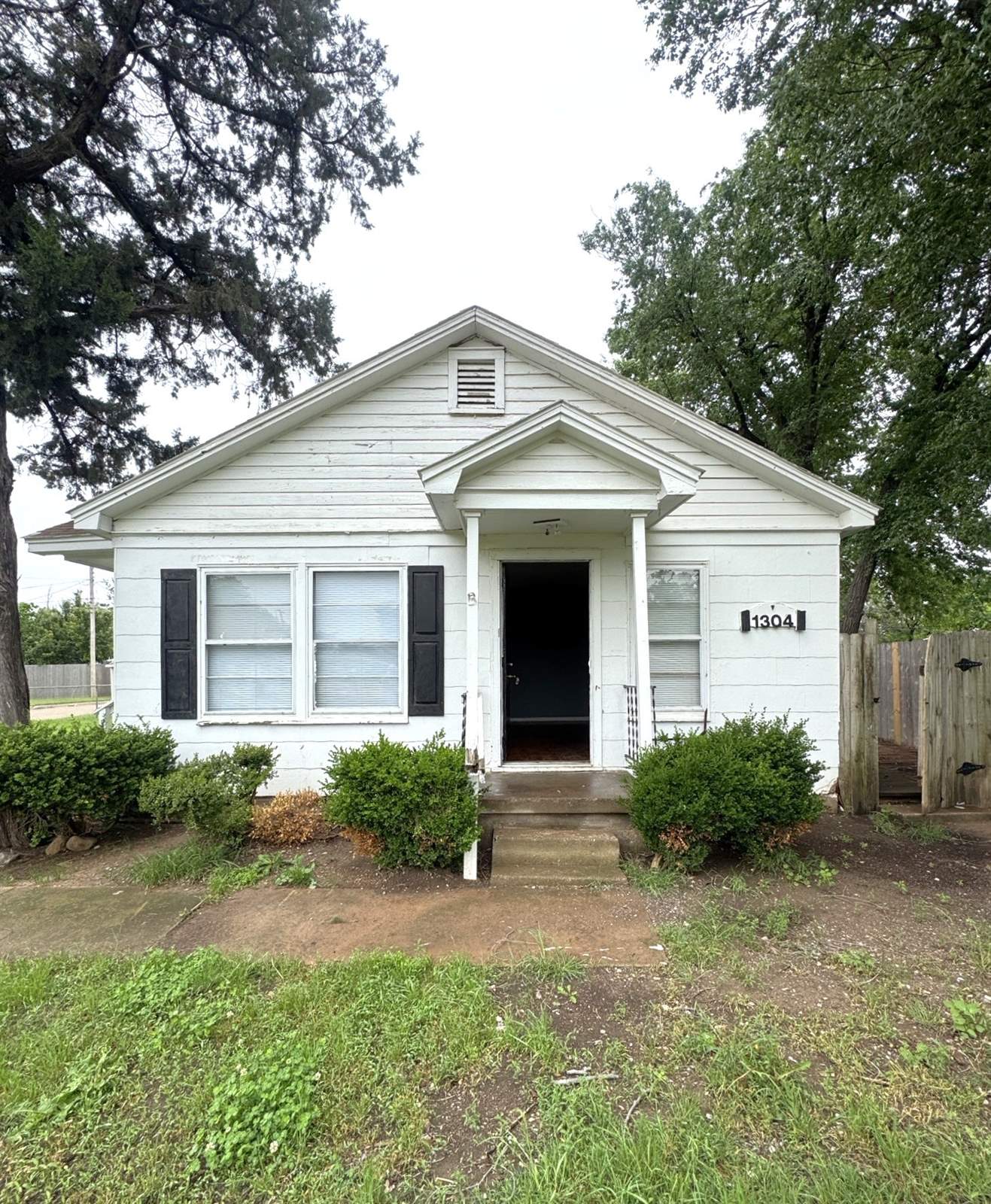 1302 NW Taft Ave, Lawton, OK 73505