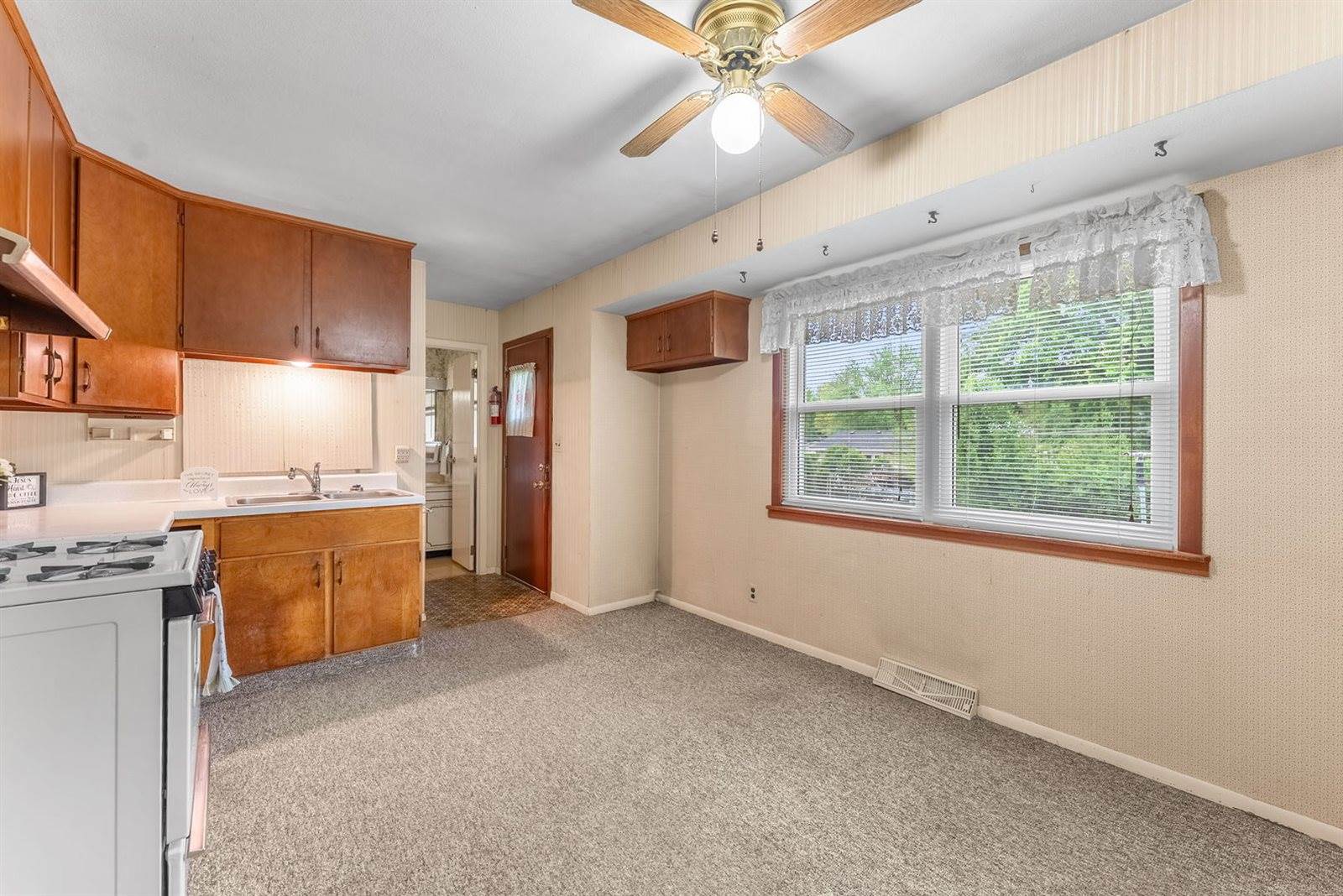 5110 Warren Street, Davenport, IA 52806
