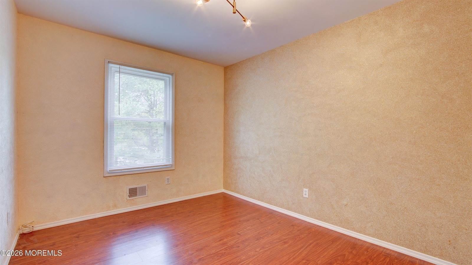 2 Lone Star Lane, Manalapan, NJ 07726