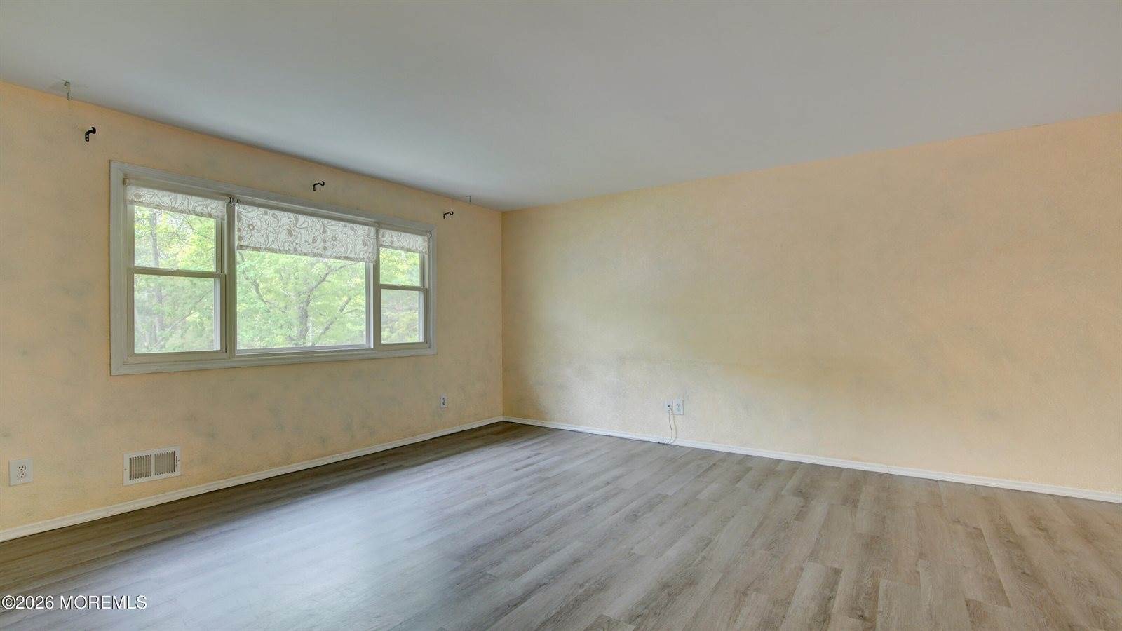 2 Lone Star Lane, Manalapan, NJ 07726