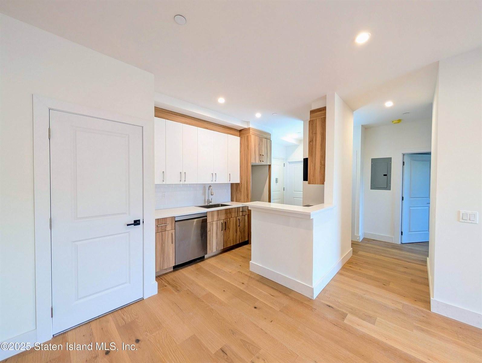 3865 Amboy Road, #4d, Staten Island, NY 10308