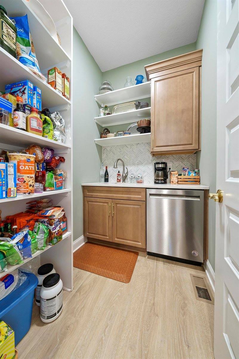 1909 Linden Street, Lewis Center, OH 43035