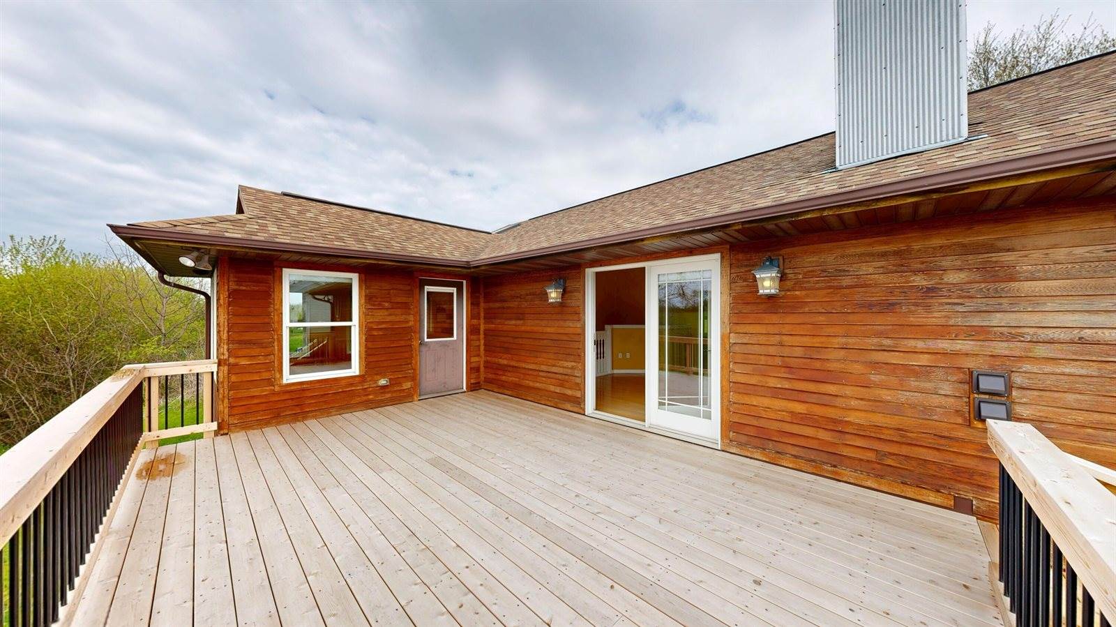 321 Willow St, Viroqua, WI 54665