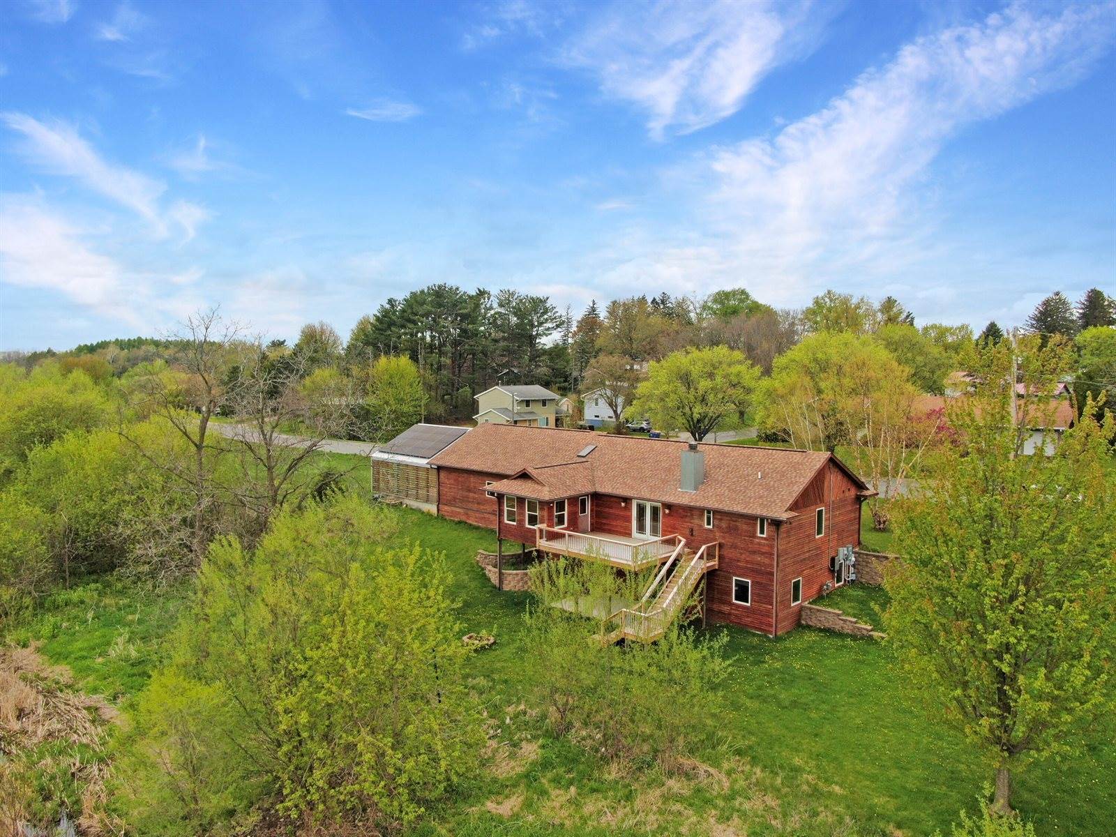 321 Willow St, Viroqua, WI 54665