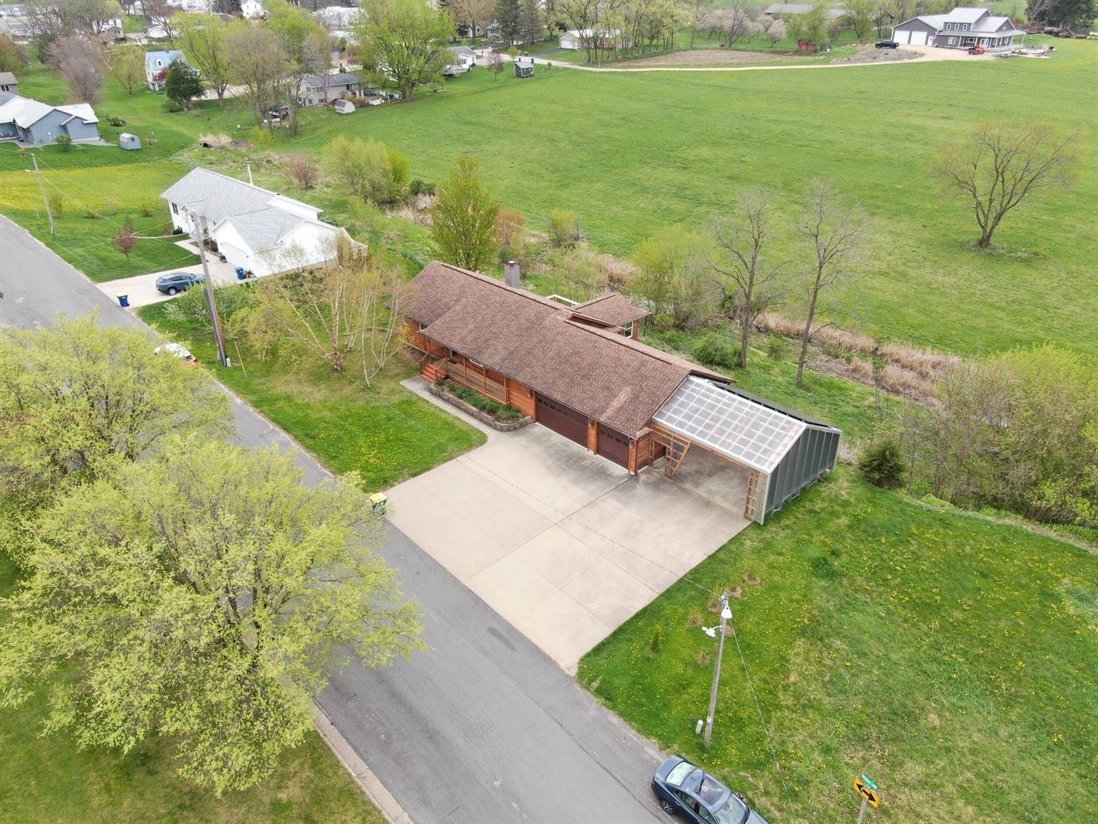 321 Willow St, Viroqua, WI 54665