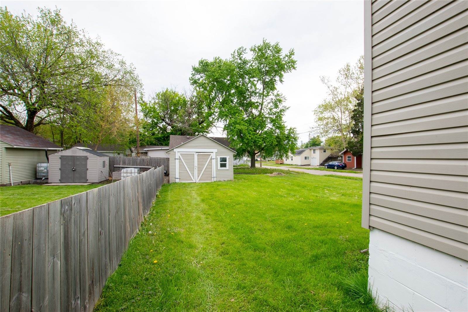 3203 Cambridge Street, Des Moines, IA 50313