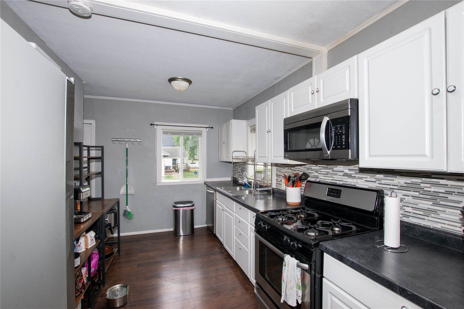 3203 Cambridge Street, Des Moines, IA 50313
