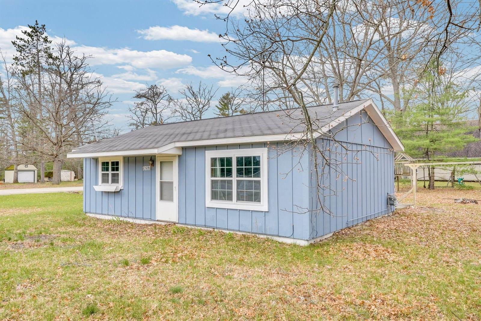 9757 North Cut Road, Roscommon, MI 48653
