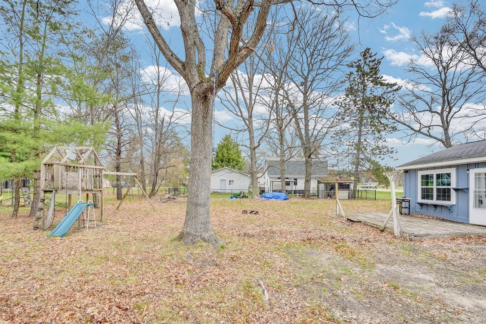 9757 North Cut Road, Roscommon, MI 48653