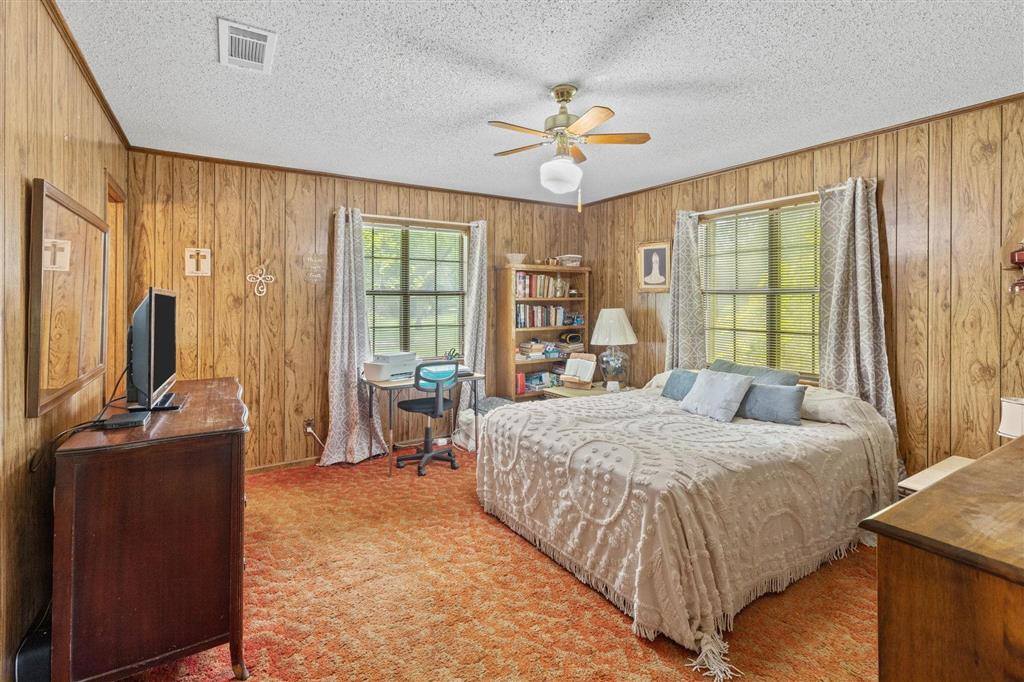 2861 Delta Downs Drive, Vinton, LA 70668