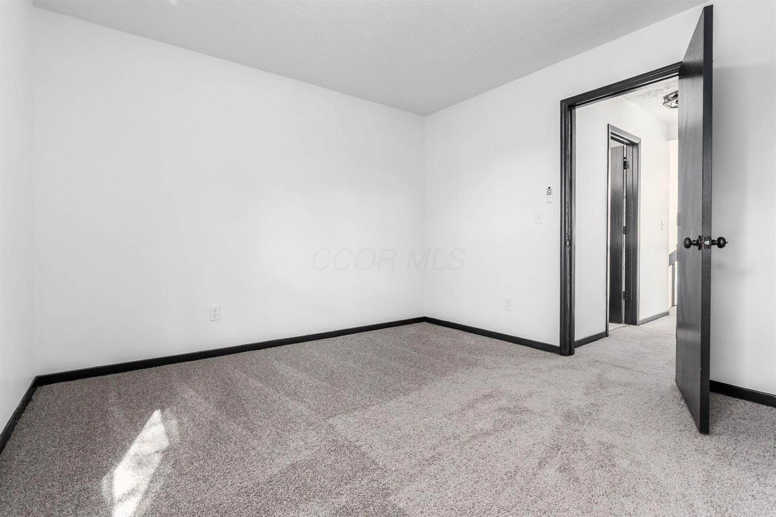 3499 Lindstrom Drive, Columbus, OH 43228