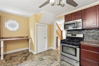 77 Dorset St, Springfield, MA 01108