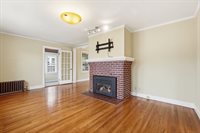 77 Dorset St, Springfield, MA 01108