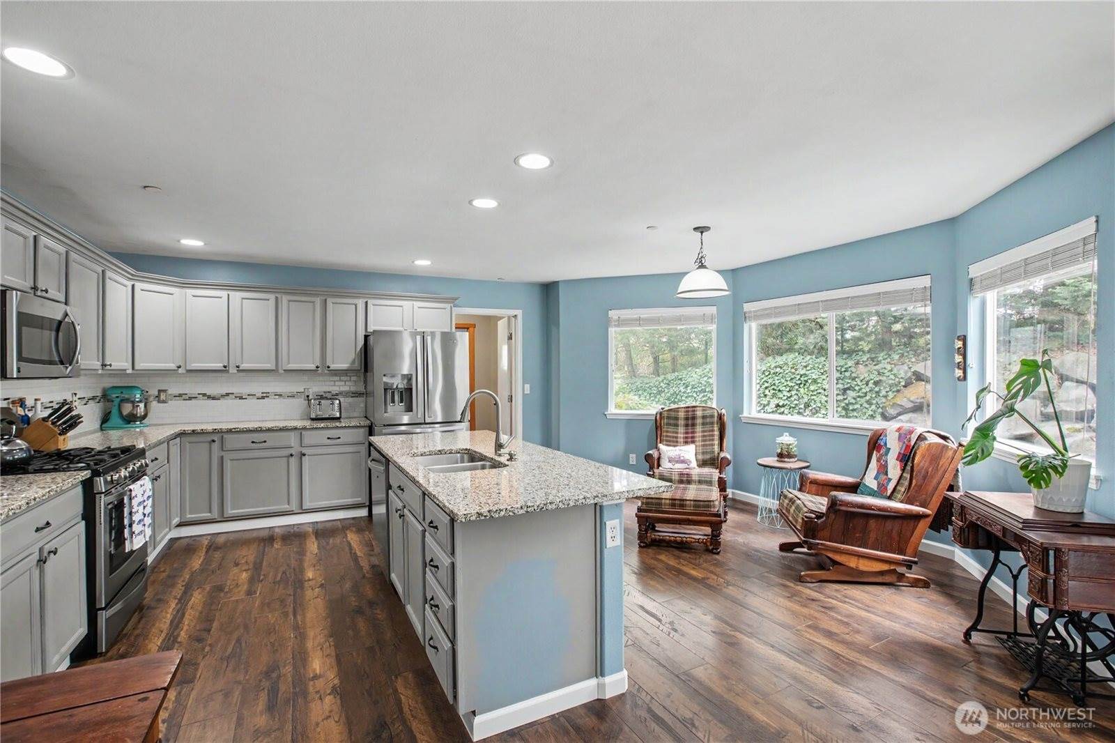 2219 Forrest St, Dupont, WA 98327