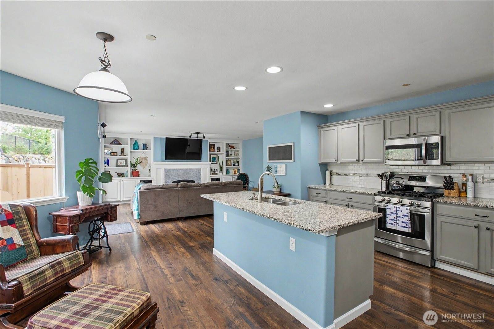 2219 Forrest St, Dupont, WA 98327
