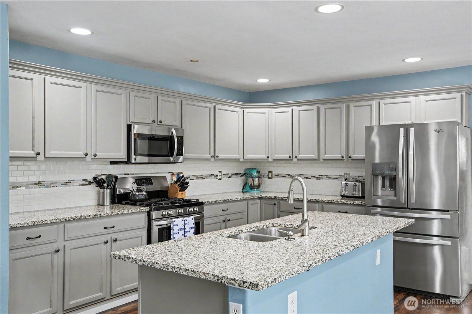 2219 Forrest St, Dupont, WA 98327