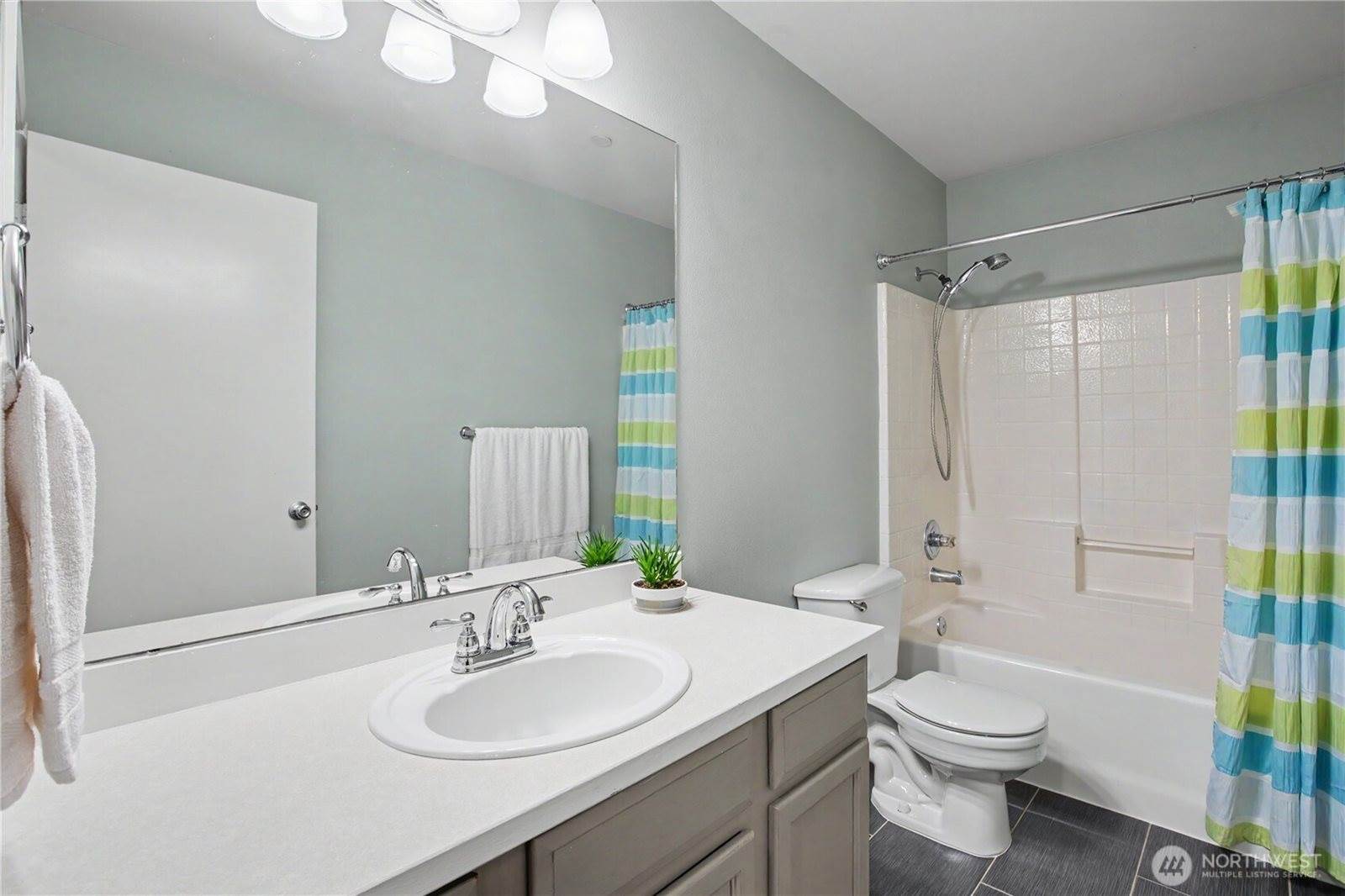2219 Forrest St, Dupont, WA 98327