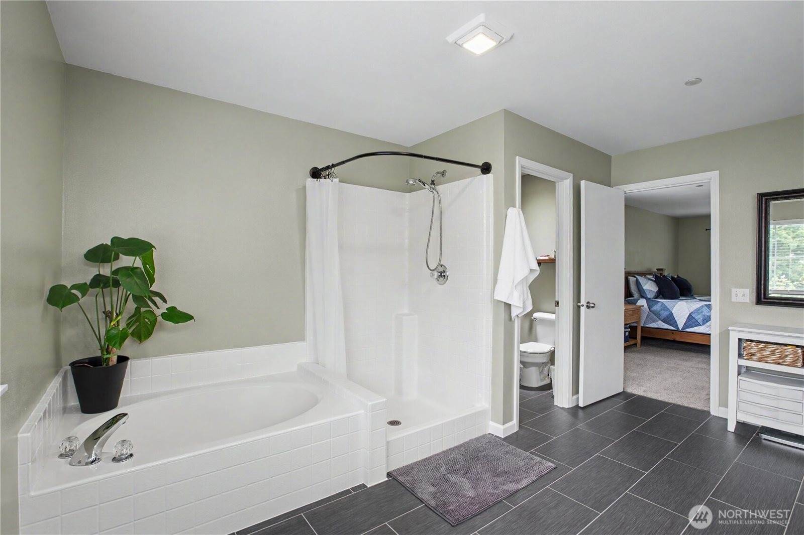 2219 Forrest St, Dupont, WA 98327