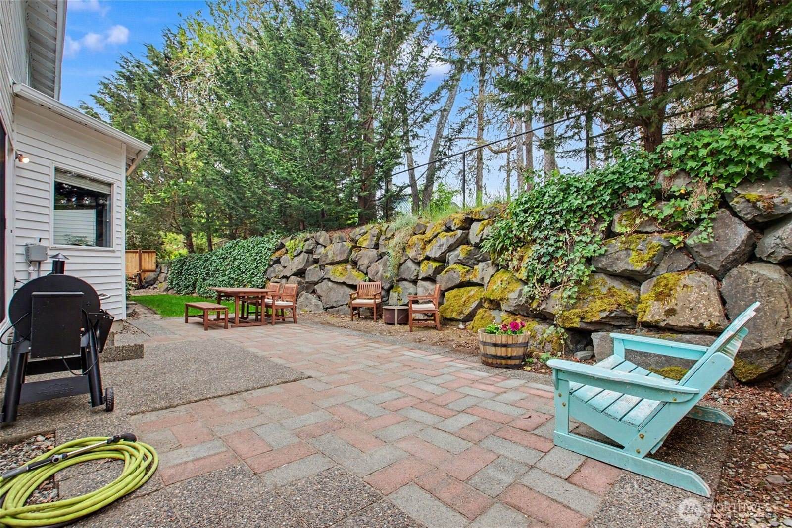 2219 Forrest St, Dupont, WA 98327