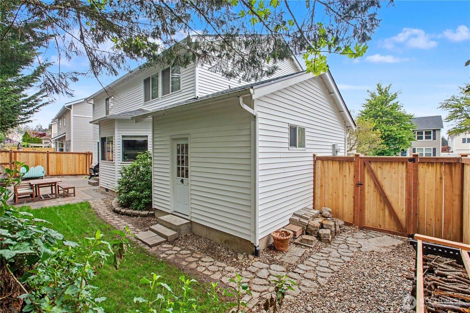 2219 Forrest St, Dupont, WA 98327