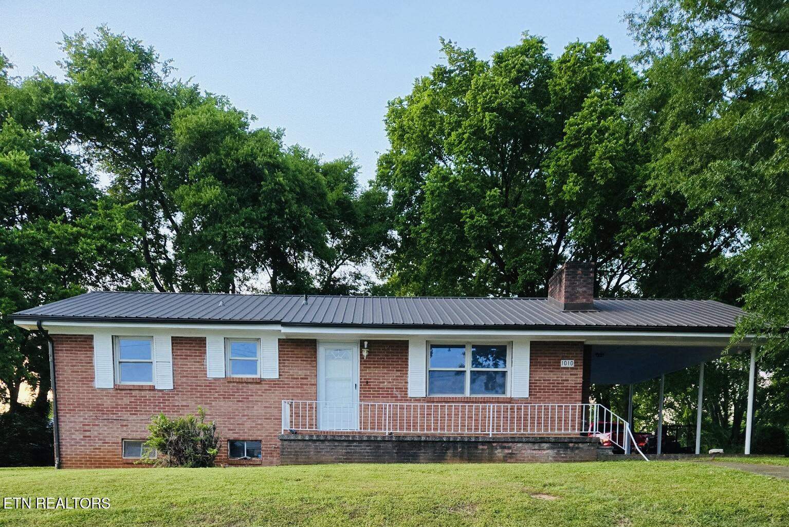 1010 West Morris St, Sweetwater, TN 37874