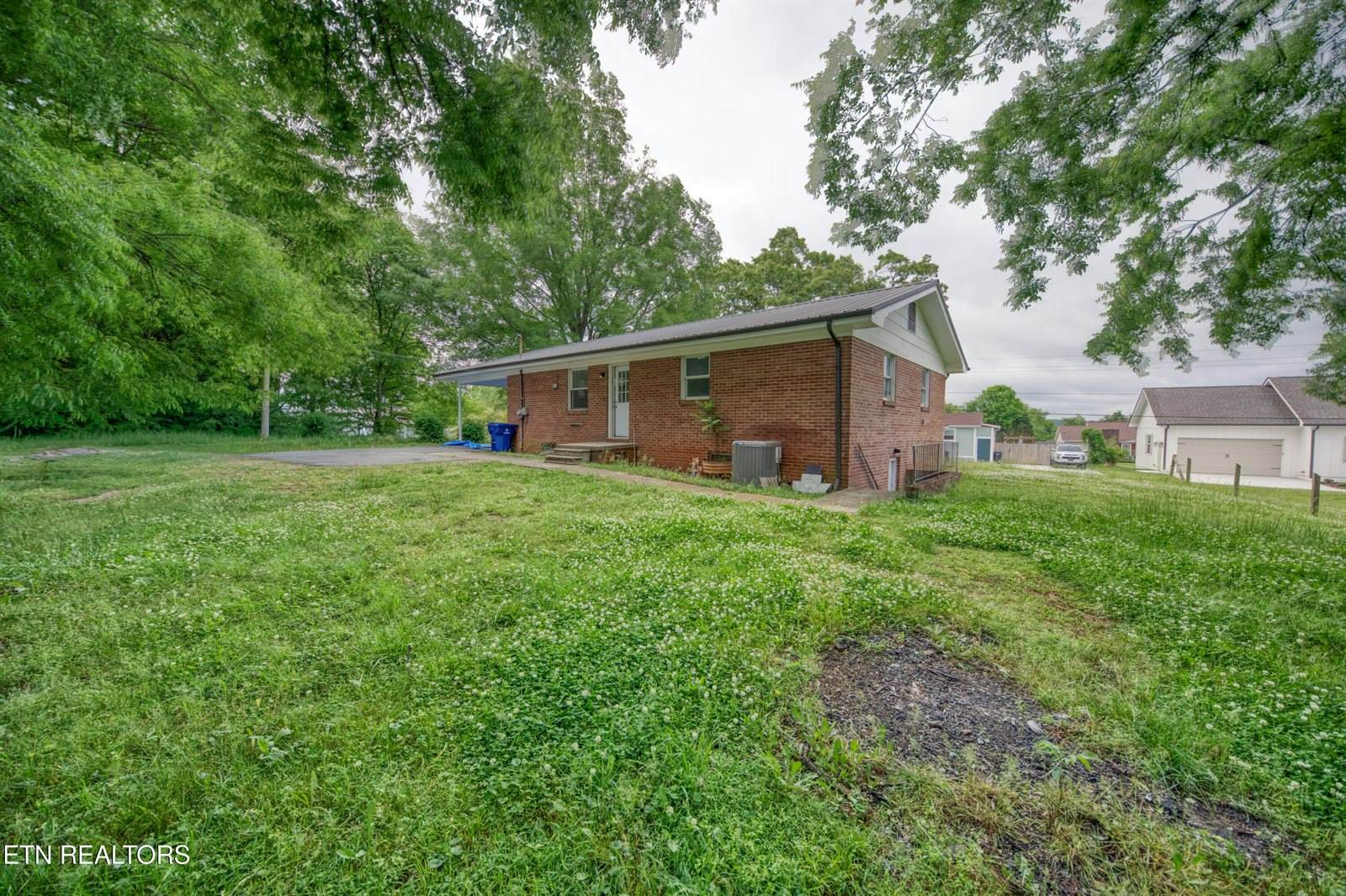 1010 West Morris St, Sweetwater, TN 37874