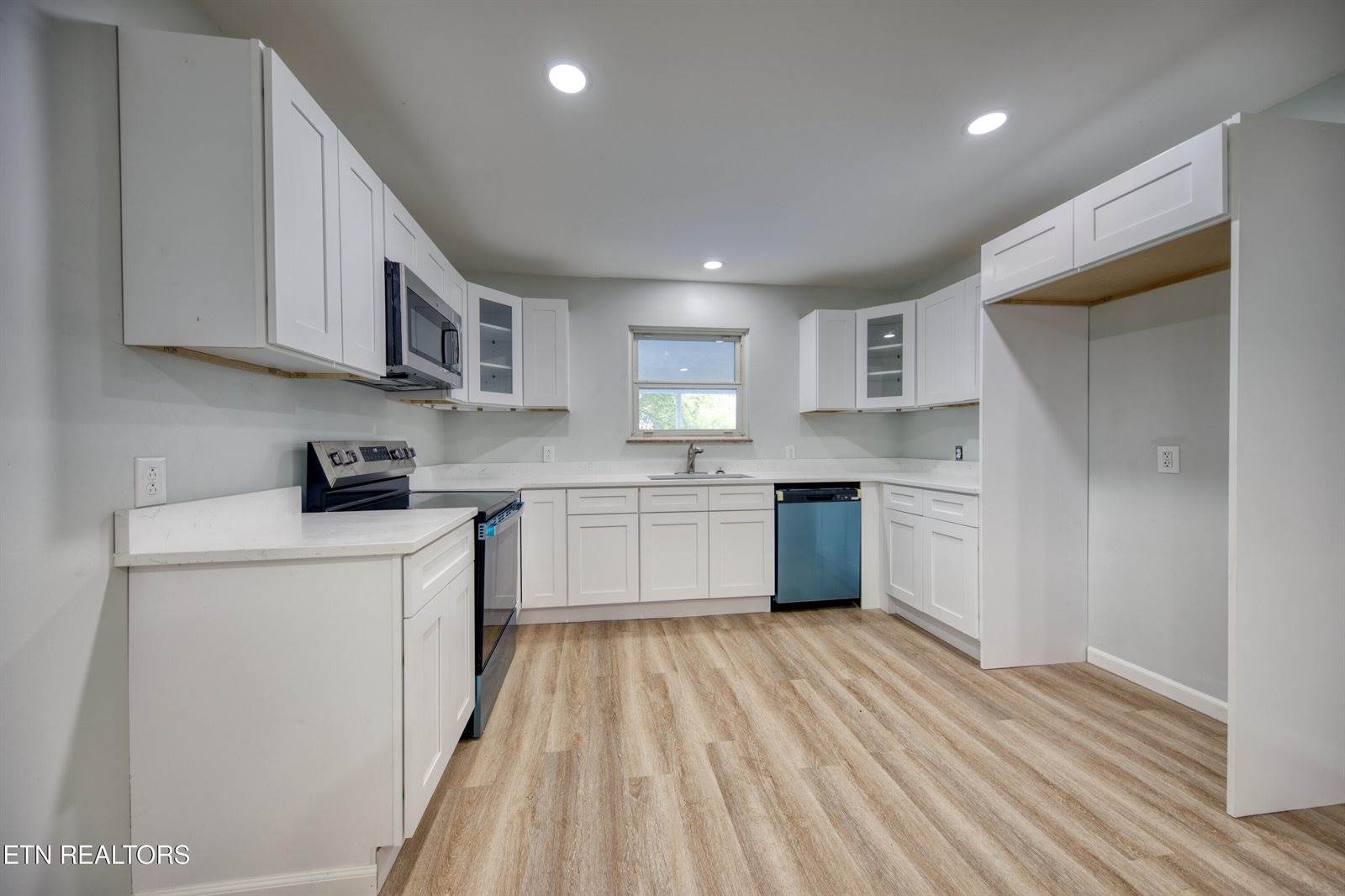 1010 West Morris St, Sweetwater, TN 37874