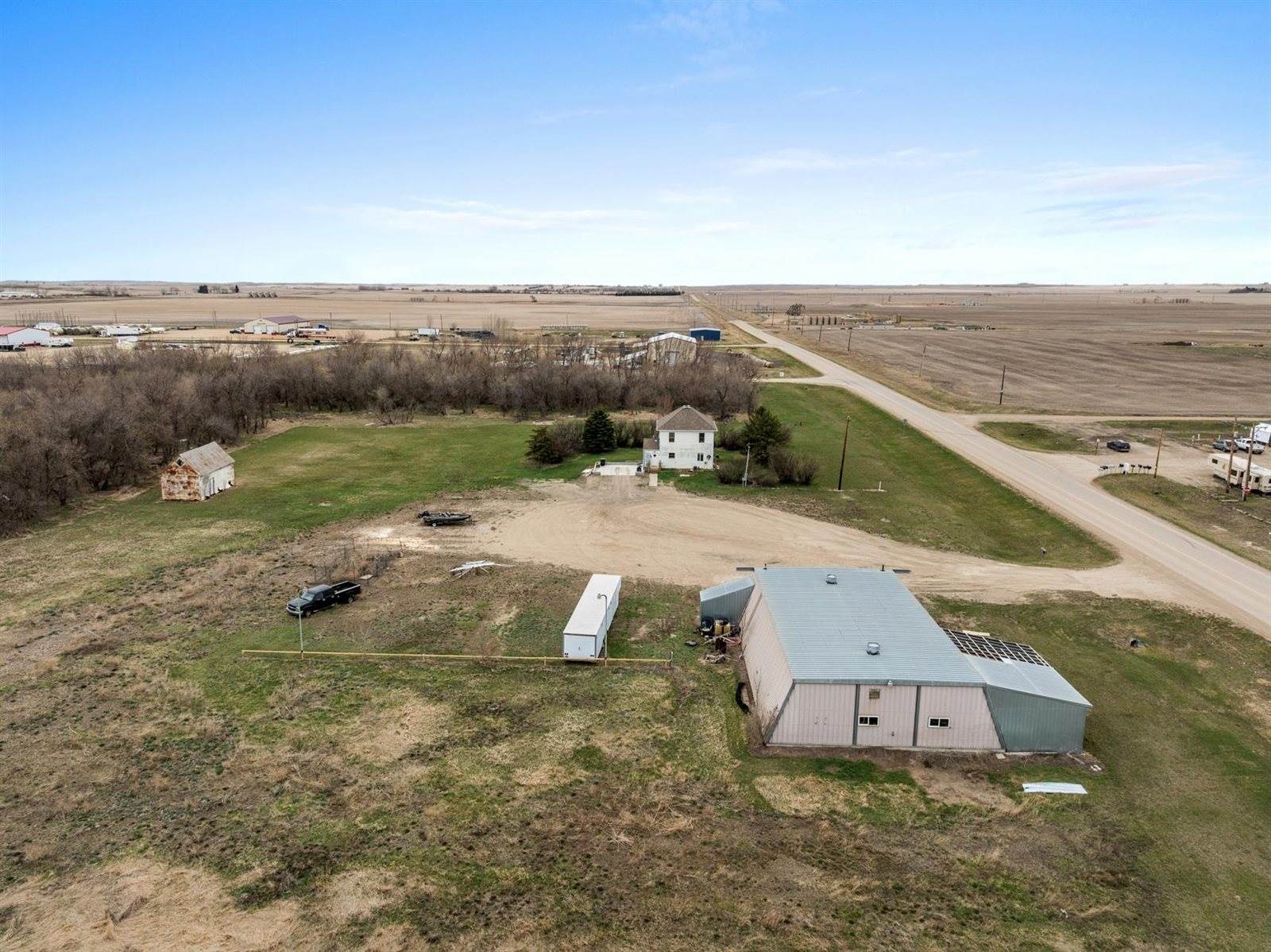 333 3rd St W, Ross, ND 58776