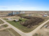 333 3rd St W, Ross, ND 58776