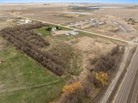 333 3rd St W, Ross, ND 58776