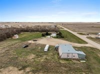 333 3rd St W, Ross, ND 58776