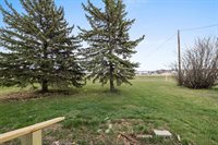 333 3rd St W, Ross, ND 58776