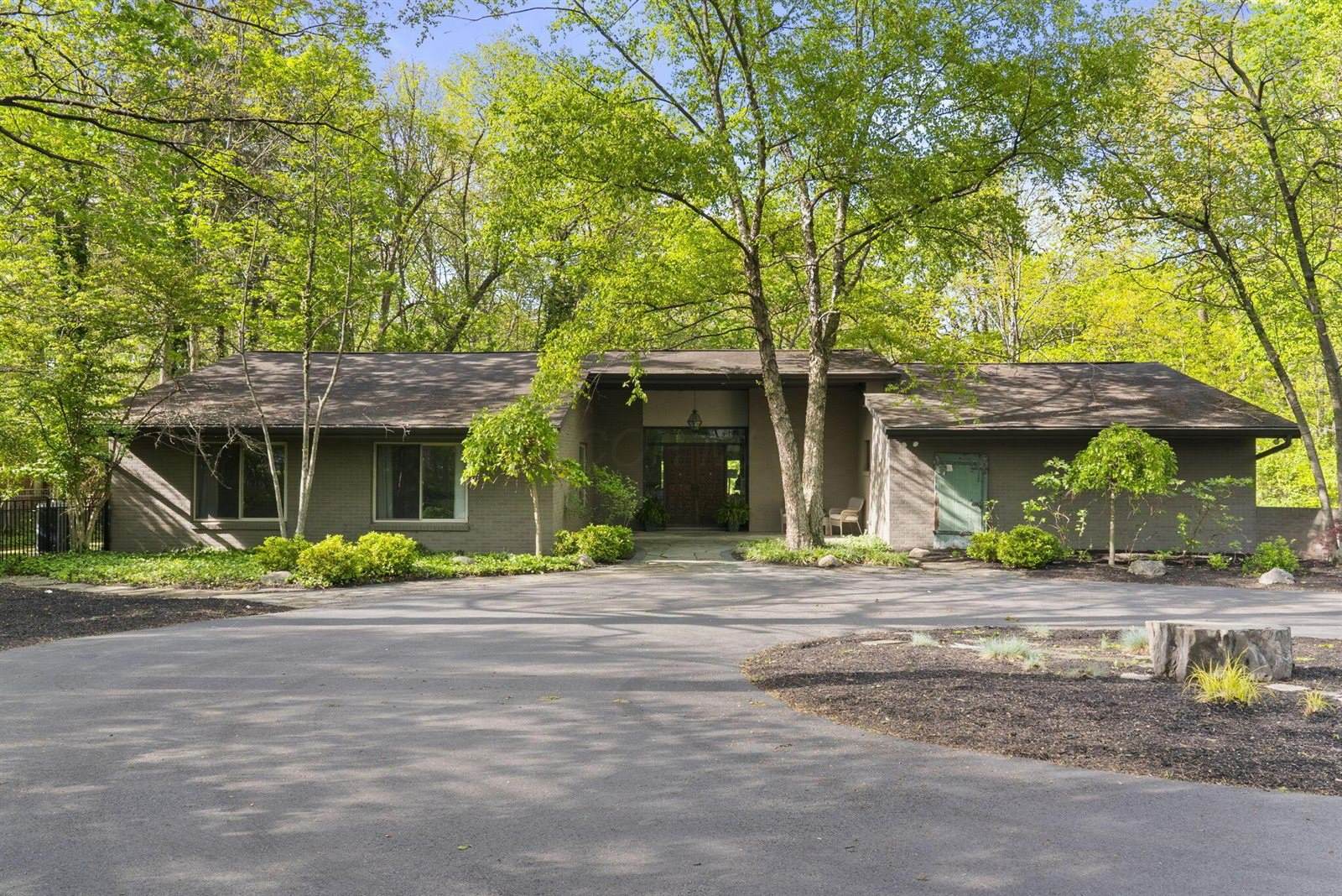 2391 Donna Drive, Columbus, OH 43220