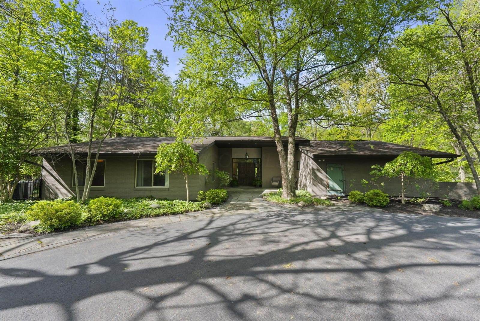 2391 Donna Drive, Columbus, OH 43220