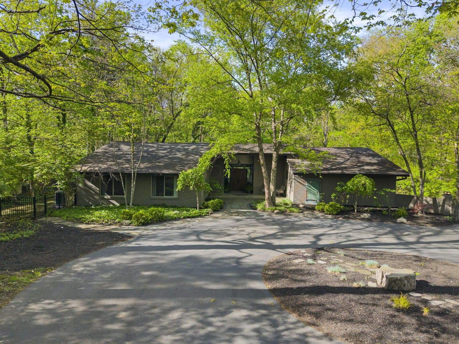 2391 Donna Drive, Columbus, OH 43220