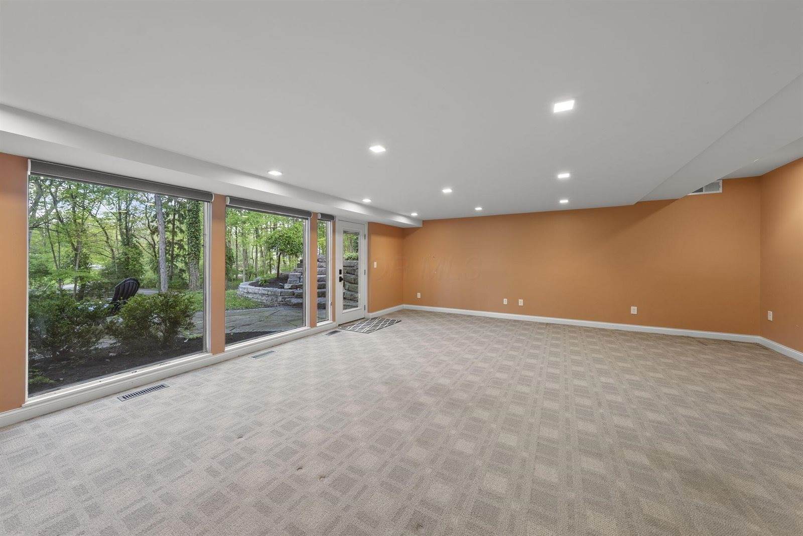2391 Donna Drive, Columbus, OH 43220