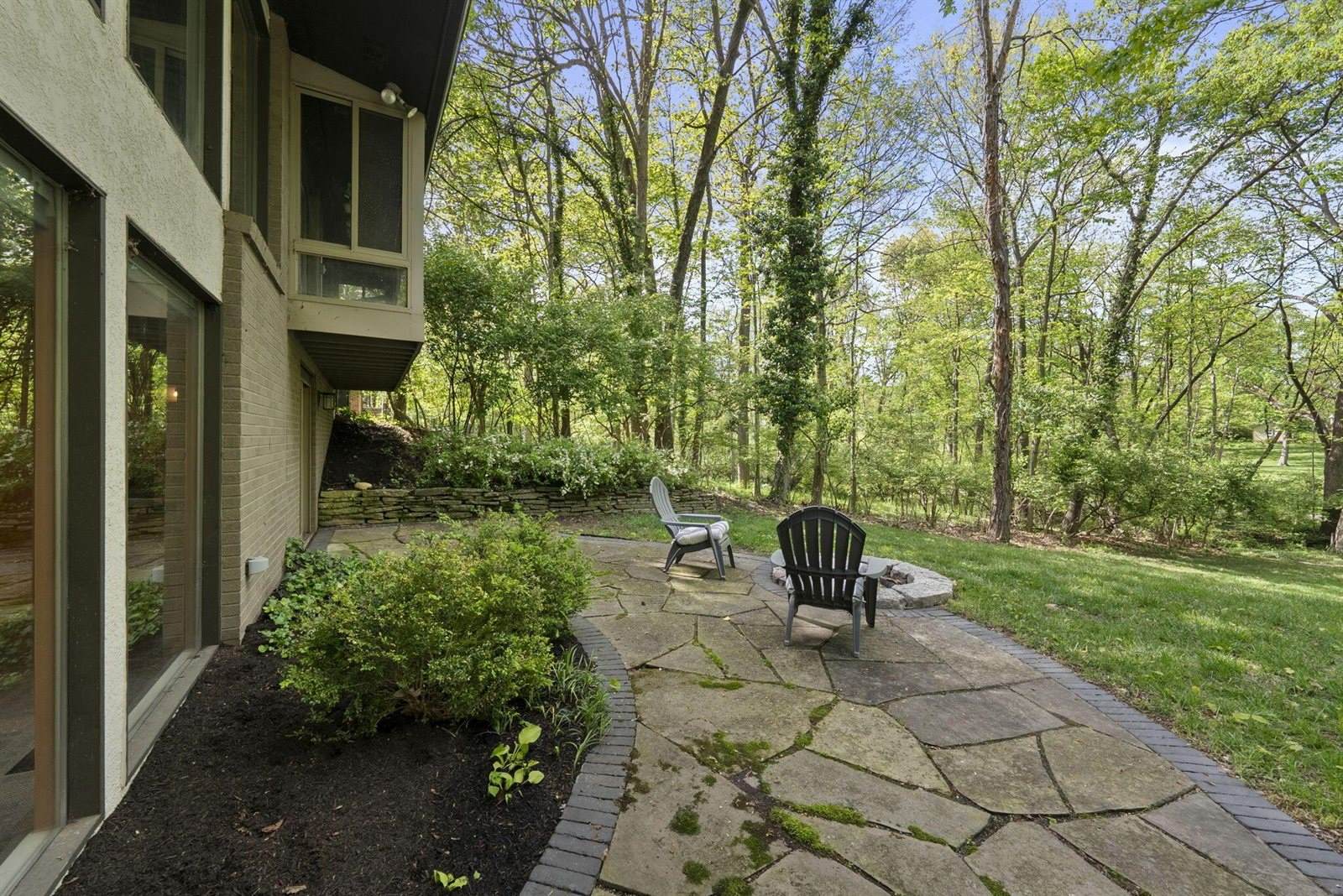 2391 Donna Drive, Columbus, OH 43220