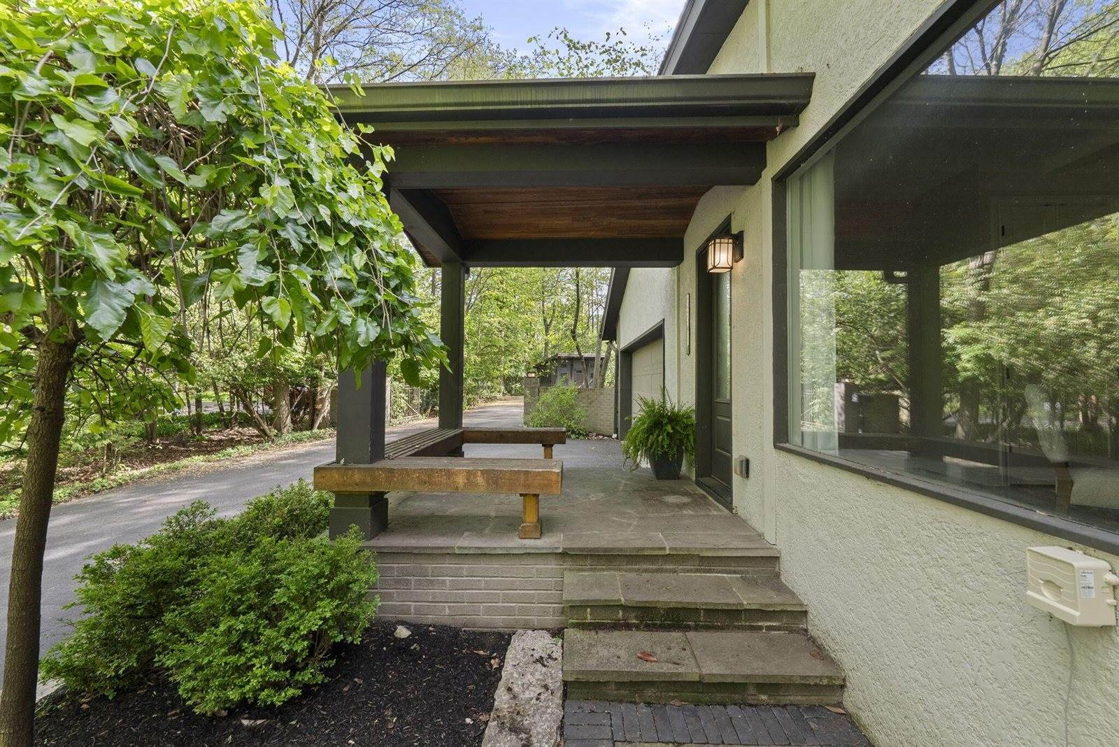 2391 Donna Drive, Columbus, OH 43220