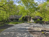 2391 Donna Drive, Columbus, OH 43220