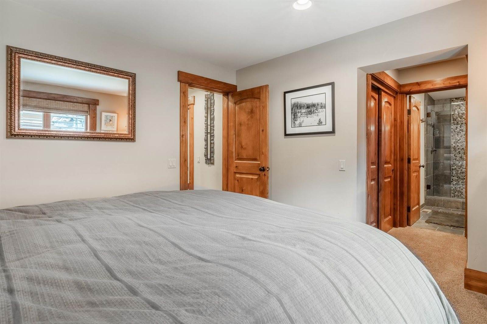 2124 Forest Trail, Mammoth Lakes, CA 93546